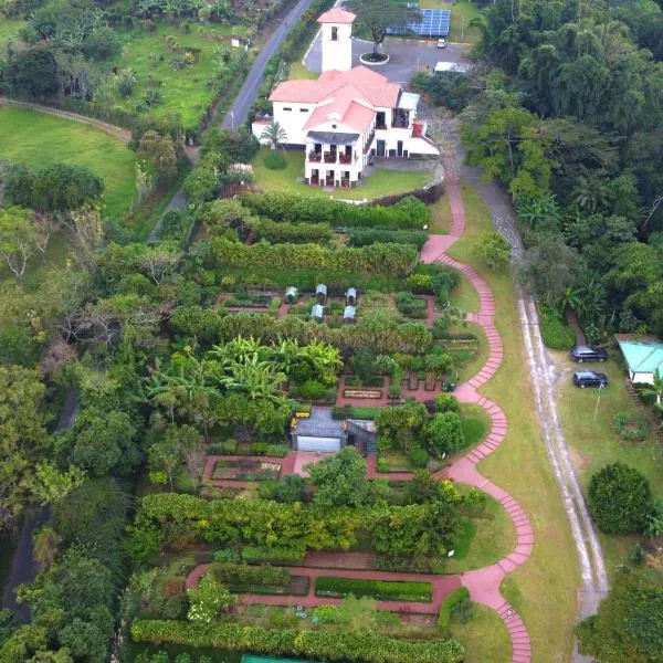 Hotel El Arca, Jardín Botánico y Restaurante,位于Santa Bárbaraa的酒店