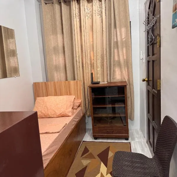 Comfy 2Single Beds Unit, with Wifi, Free Parking at Sonia's Island Stay，位于维拉克的酒店