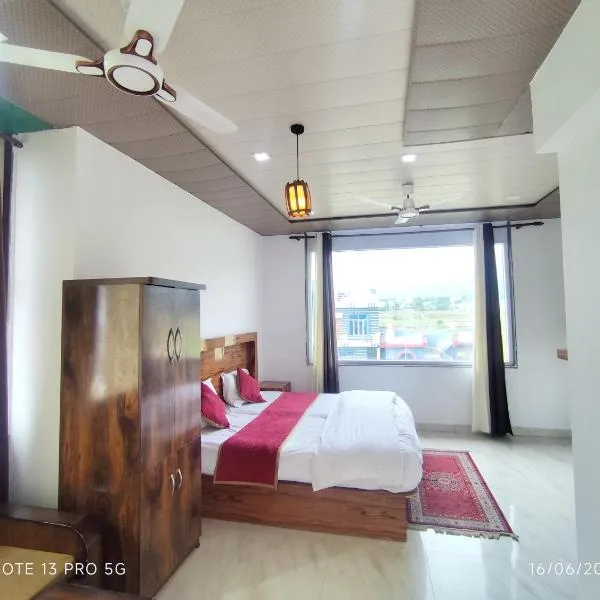 Green Dandi Homestay，位于Rāni Pokhri的酒店