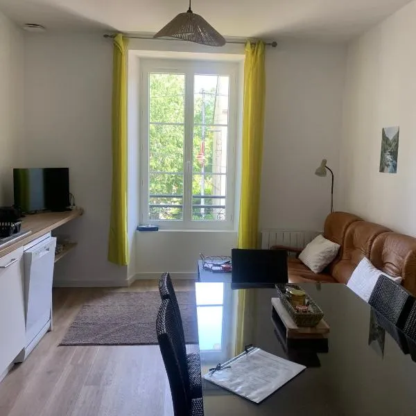 Appartement 3chambres avec jardin partagé，位于Loures-Barousse的酒店