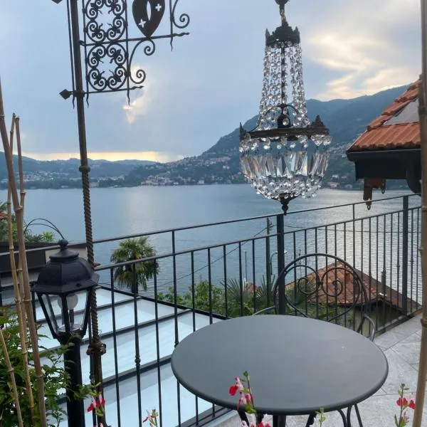 Romantic Room AL RIFUGIO DEI SOGNI terrazza con vista lago mozzafiato，位于布里维奥的酒店