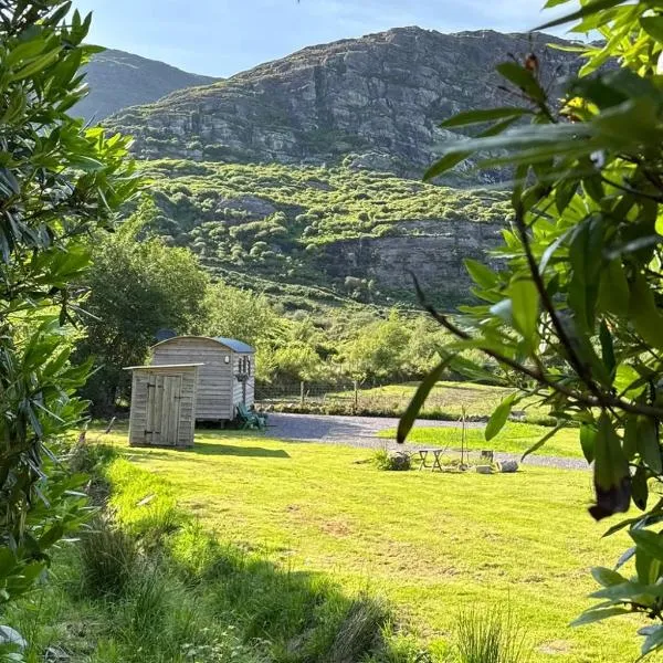 Little Heaven shepherds hut，位于格伦加里夫的酒店
