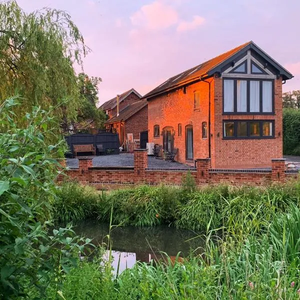 The Ash Loft，位于Norton in Hales的酒店