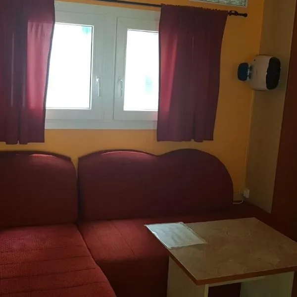 SunVillage Camp- Mobilházak Alsóörsön，位于下厄尔什的酒店