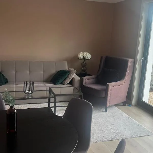 Moderne Leilighet med panorama utsikt，位于桑讷菲尤尔的酒店