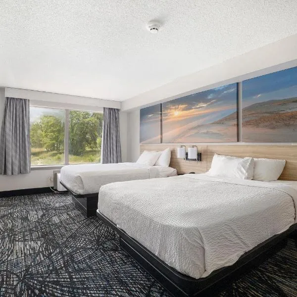 Days Inn & Suites by Wyndham Norton Shores Muskegon，位于诺顿海岸的酒店