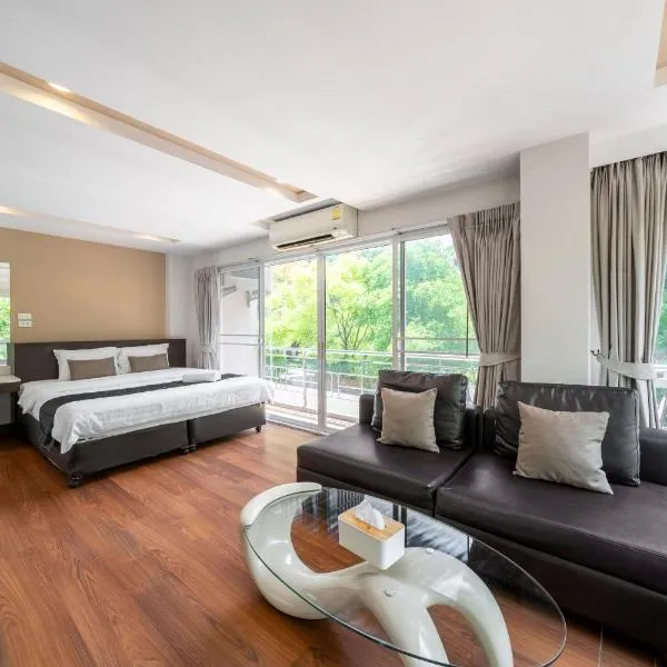 Story At Bangkok- 211 Studio with Balcony，位于Khlong Toei的酒店