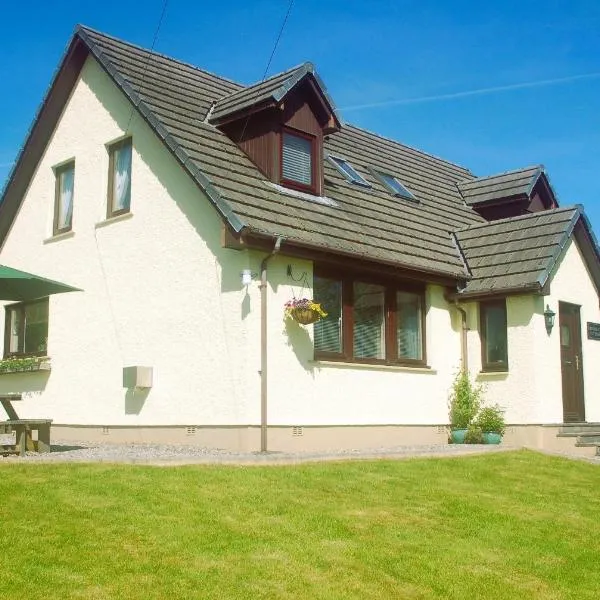 Ardarroch Cottage 5 Star B&B and Self Catering Studio Cabin，位于Kinlocheil的酒店