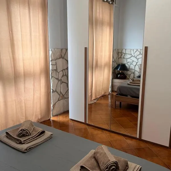 La Piccola Taverna，位于科莱费罗的酒店