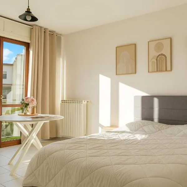 Lago Maggiore Rooms - Luino，位于勒威诺的酒店