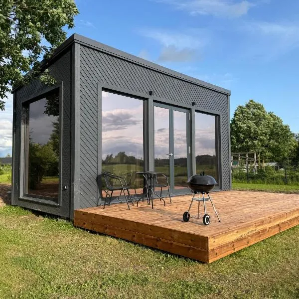 EstBerg Tartu Glasshouse with Sauna，位于塔尔图的酒店