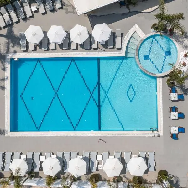 Tinas Plus Hotel，位于法里拉基的酒店