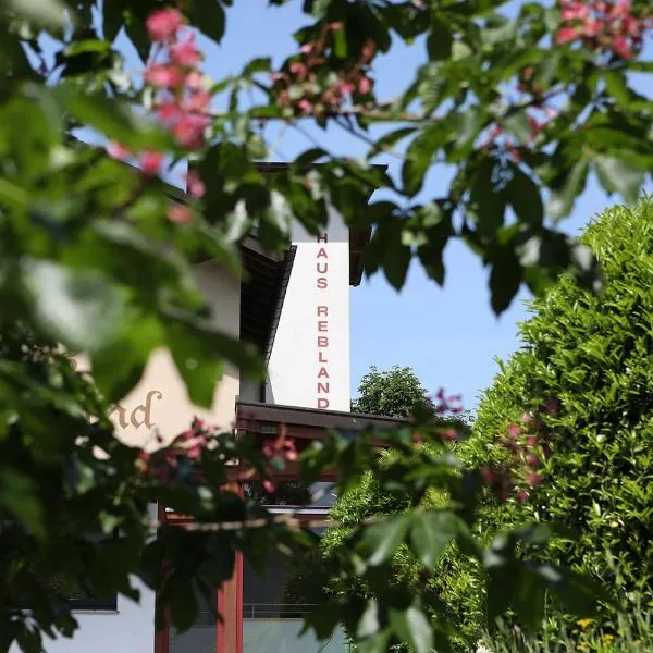 Haus Rebland Urlaubsglück-Hotel,位于巴登-巴登的酒店