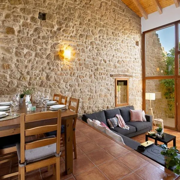 Espacioso pajar con chimenea y BBQ en el Matarraña，位于Lledó的酒店