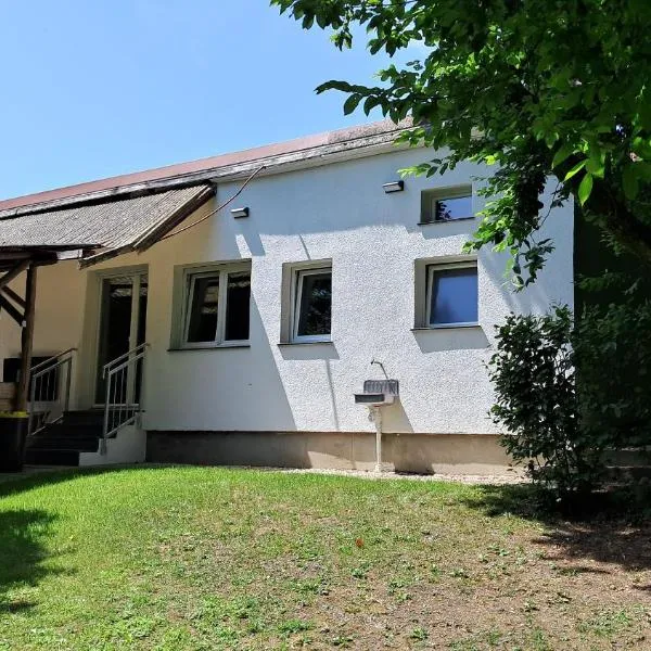 Das Gartenhaus - Lottstetten，位于Lottstetten的酒店