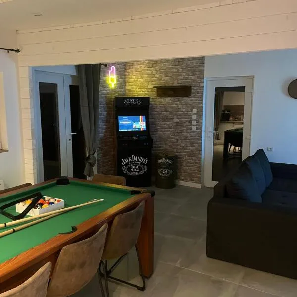 Chalet 6-8 personnes avec jeux et jaccuzi - Nahleo Chalet，位于Villers-lès-Pots的酒店