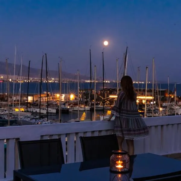 Seaside Grey Pearl Villa，位于比雷埃夫斯的酒店