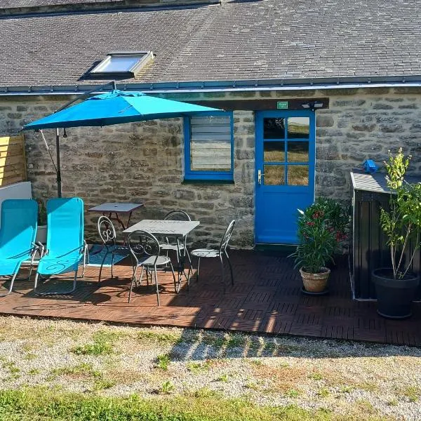 Studio Sulniac Golfe du morbihan avec piscine au sein du domaine，位于Sulniac的酒店