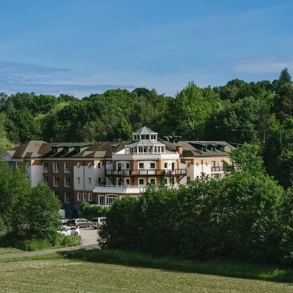 Hotel Albizia，位于延纳斯多夫的酒店