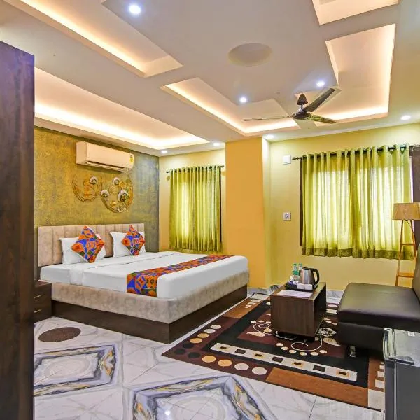 FabHotel The Crown - Near Star Mall，位于Madhyamgram的酒店