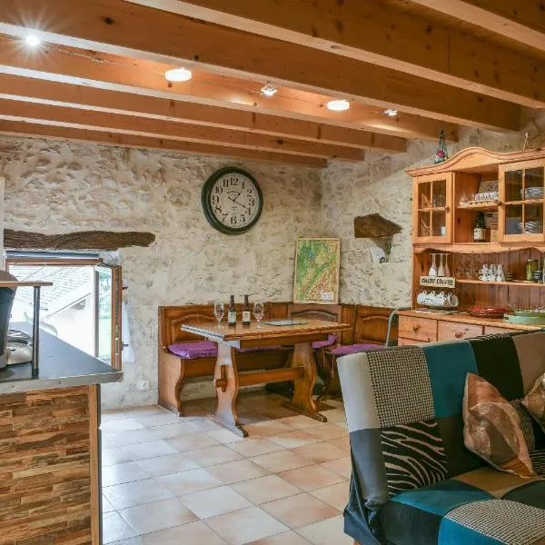 Le Portougais, Chalet À Chanaz，位于沙纳兹的酒店