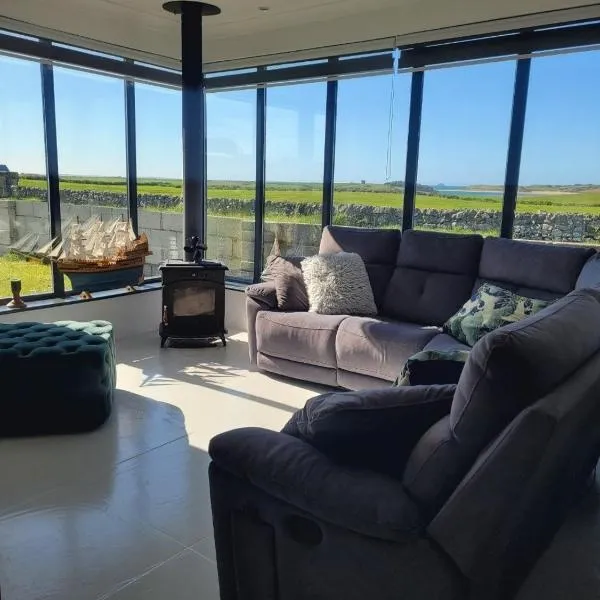 Country Cottage, Stunning Views，位于特拉利的酒店