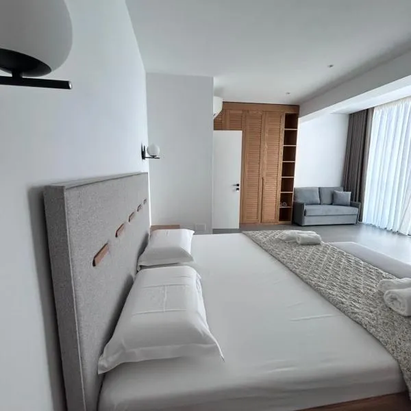 Escape Suites，位于德尔米的酒店