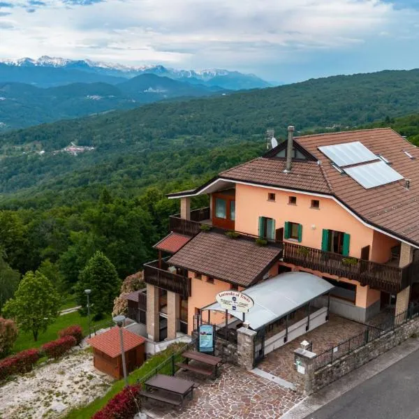 Hotel & Restaurant AL TRIVIO，位于Altana的酒店