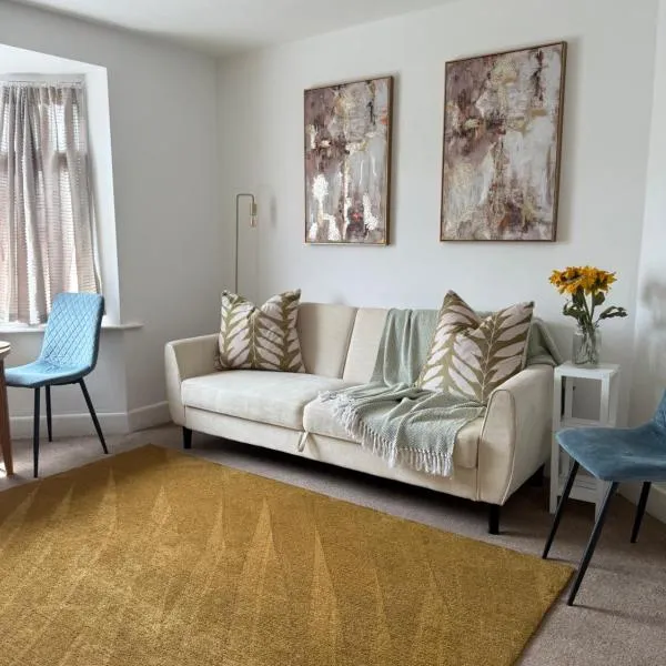 Private Spacious One-Bedroom Flat - Located Between the City Centre and the New Forest，位于托顿的酒店