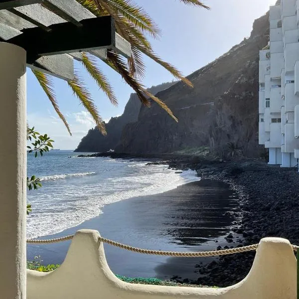 Ocean Front Playa Chica，位于圣克鲁斯-德特内里费的酒店