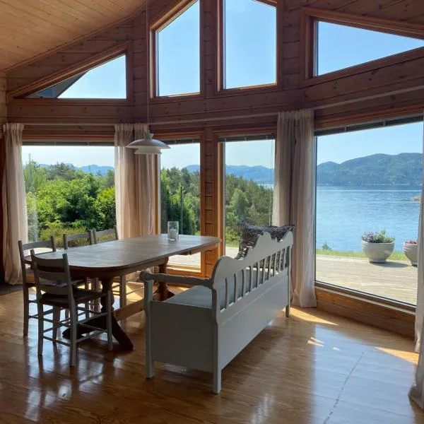 Fjordview Family Cabin，位于Strand的酒店