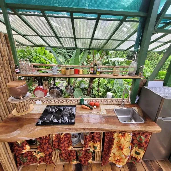 Ylang-palm Bungalow，位于Paraíso的酒店