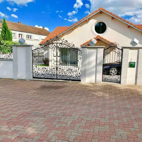 Studio proximité Paris Le Bourget,位于Arnouville-lès-Gonesse的酒店