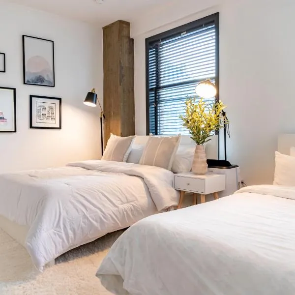 Stylish loft 2 queens & 2 sofas，位于洛杉矶的酒店