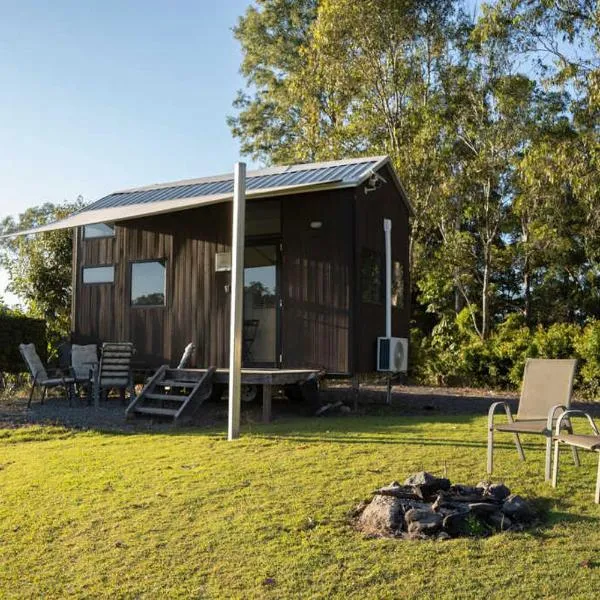 Hill Creek Tiny House 1 by Tiny Away，位于Perwillowen的酒店