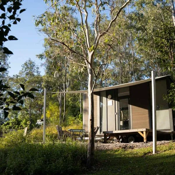 Hill Creek Tiny House 2 by Tiny Away，位于Perwillowen的酒店