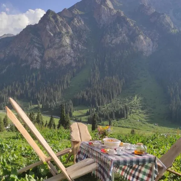 Ernis Eco Yurt Camp，位于Altynarasan的酒店