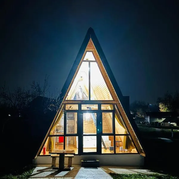 Horezu Cozy Cabin，位于Izvoru Rece的酒店