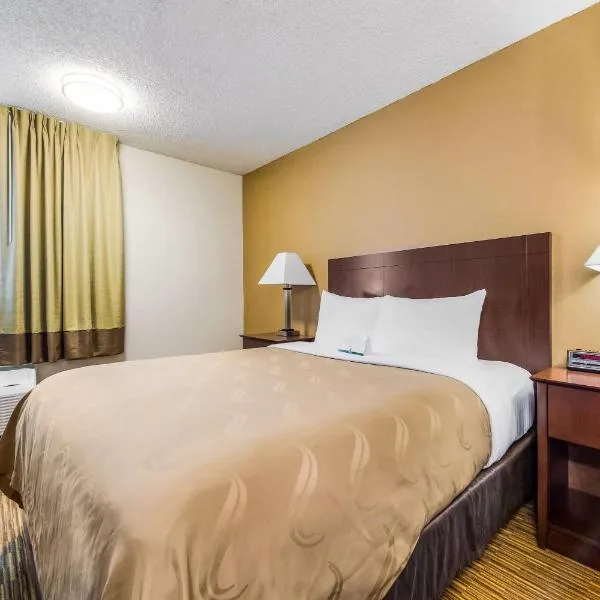 Quality Inn & Suites Lacey Olympia，位于莱西的酒店