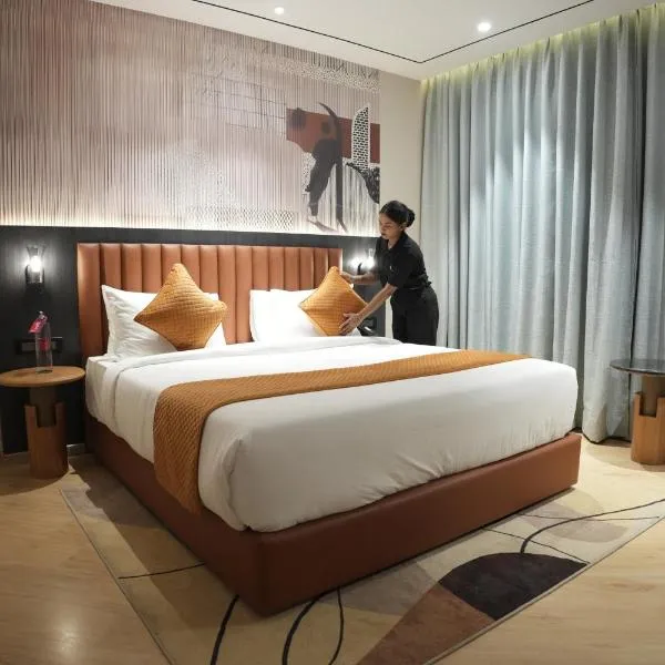 Ramada Encore by Wyndham Chandigarh Zirakpur，位于齐拉克普尔的酒店