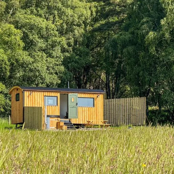Cnocvann Croft Shepherd Huts,位于Kilmorack的酒店