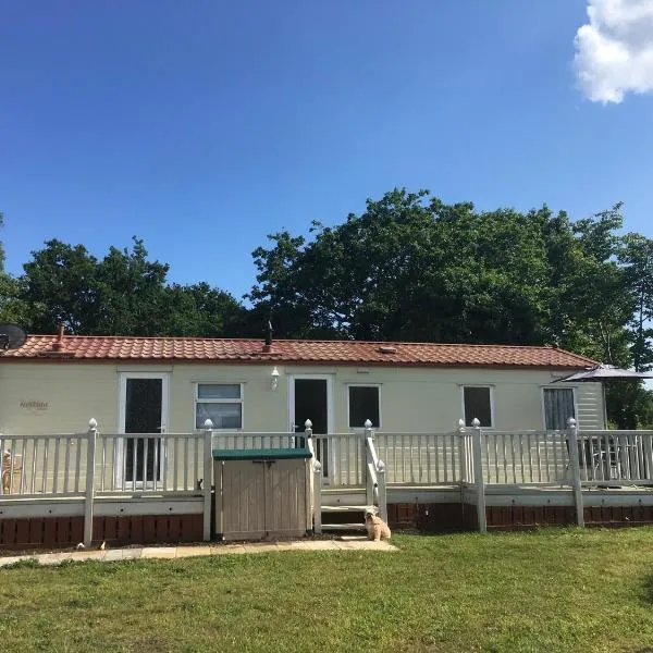 Mole End, Oulton Broad，位于Carlton Colville的酒店