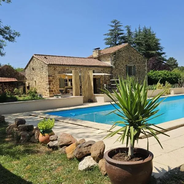 B&B La Taupinière Rustique table d'hôtes gastronomique，位于Mazeyrolles的酒店