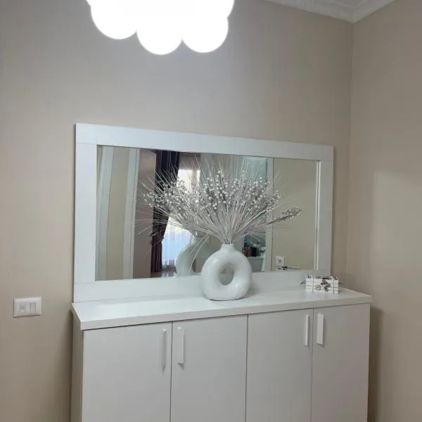 My White Beach Apartment，位于格勒姆的酒店