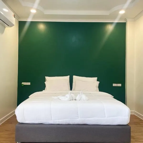 Natcha Hotel and Residence，位于Sathani Chumphon的酒店