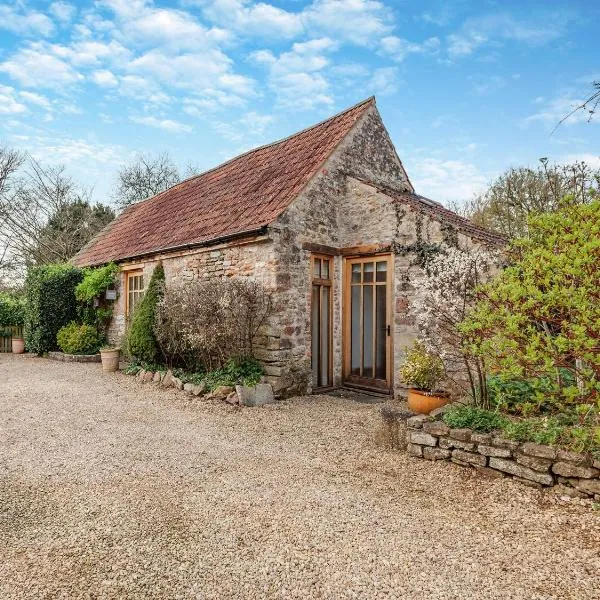 Midsummer Cottage Retreat，位于Pilton的酒店