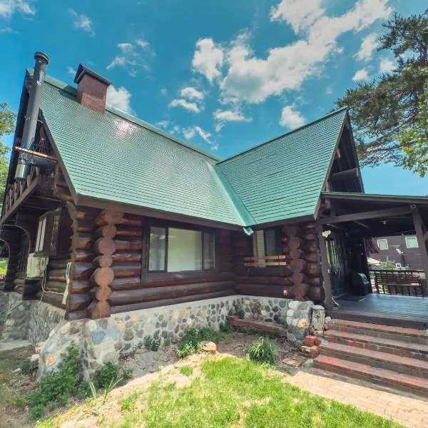 Hakuba Riverside Loghouse，位于白马村的酒店