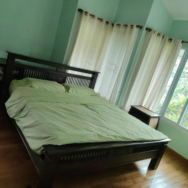 บ้านชยชิโต Chayachito Home Stay，位于Ban Mo的酒店