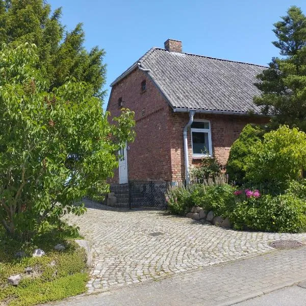 "Haus Seegang" für Naturliebhaber, strandnah, ruhig, mit großem Garten，位于佩佩洛的酒店