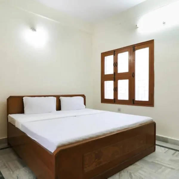 HOTEL SHREE BHAMESHWAR Near Mansa Devi Temple and Chandi Devi Temple# Ganga River - Fully Air conditioned Rooms - Best Budget Hotel，位于哈里瓦的酒店